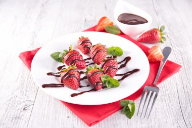 Lezzetli çilek ve çikolata