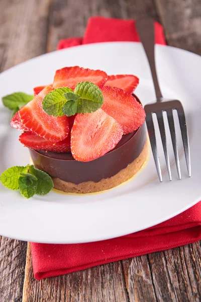 Strawberry and chocolate cake — Stock Photo, Image