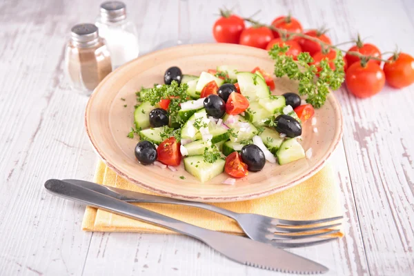 Salade au concombre et tomate — Photo