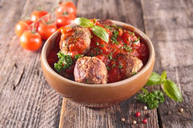 Domates soslu köfte.