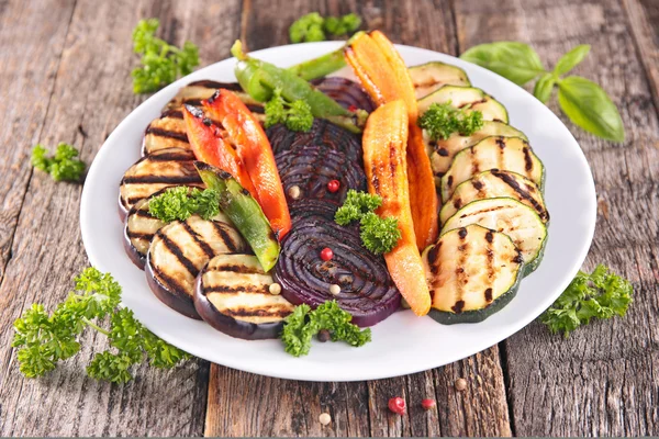 Grilled vegetables in white plate — Stock Photo, Image