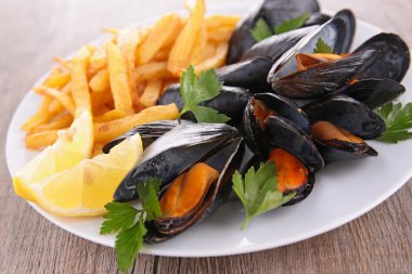 Midye ve patates kızartması