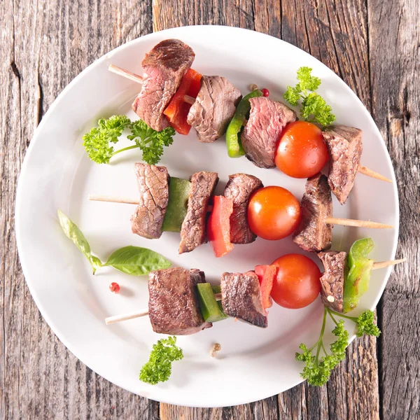 Grilled meat and vegetables — Stock Photo, Image