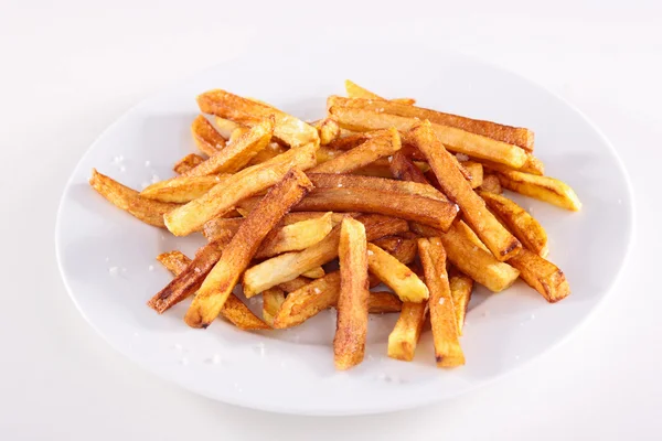 Pommes frites i vit platta — Stockfoto