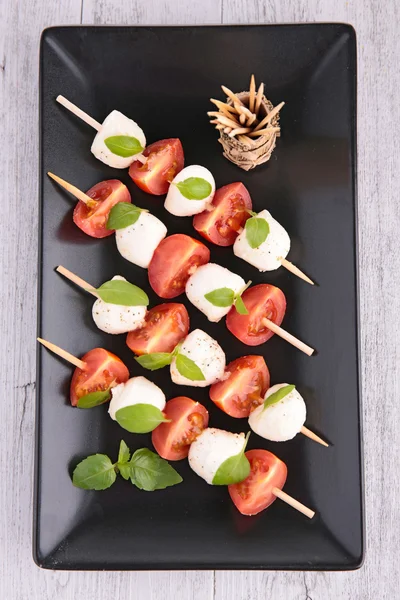 Tomato salad with mozzarella — Stock Photo, Image