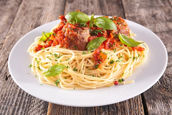 Spaghetti gustosi e polpette — Foto Stock