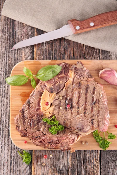 Grilled beef on board — Stock Photo, Image