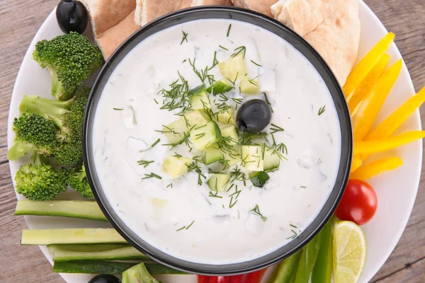 Salsa de yogur con verduras —  Fotos de Stock