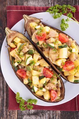 Sebzeli fırında patlıcan