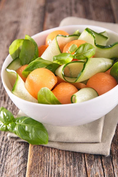 Ensalada de melón y pepino —  Fotos de Stock