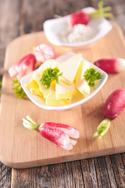 Fresh radish with butter — Stock Photo, Image