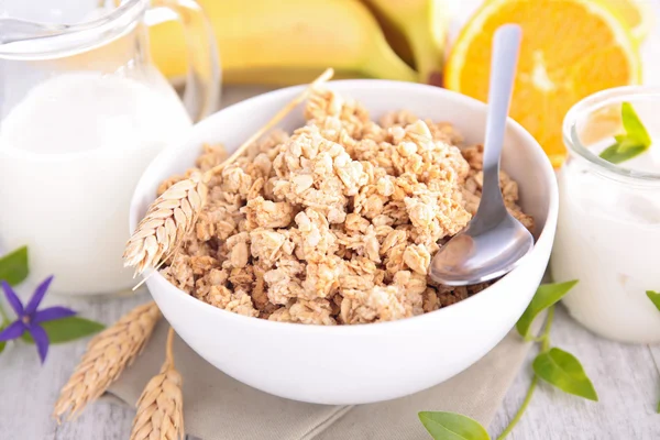 Desayuno saludable con cereales — Foto de Stock