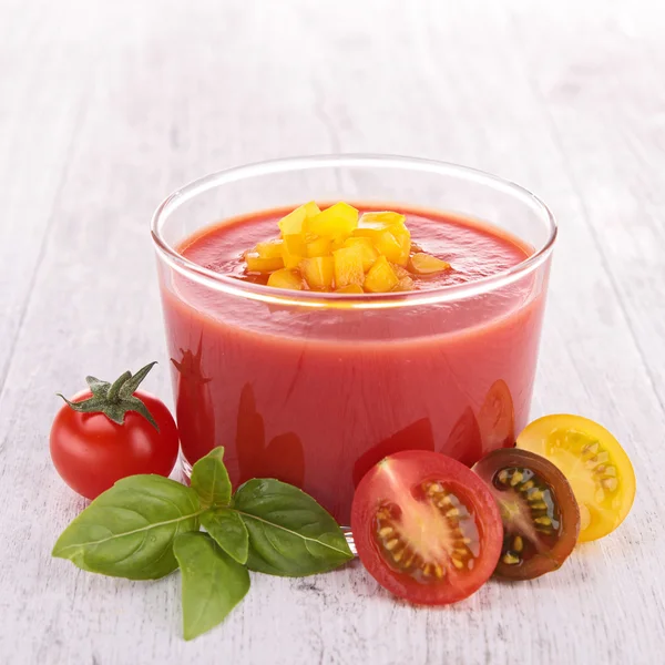 Gazpacho com tomates frescos — Fotografia de Stock