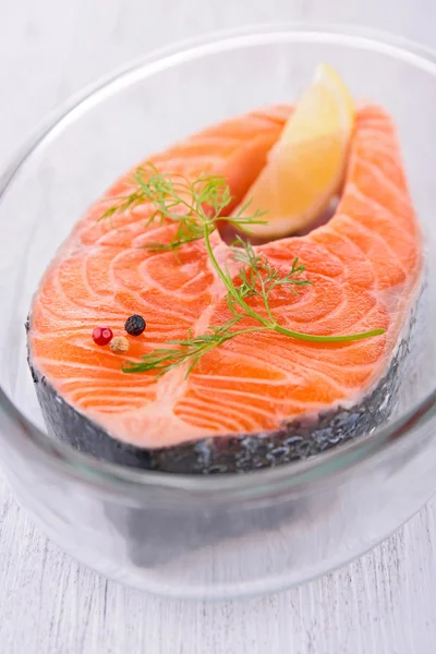Raw salmon steak — Stock Photo, Image
