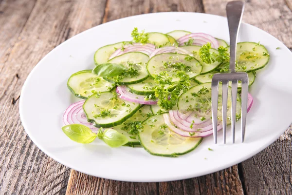 Salada de pepinos frescos — Fotografia de Stock