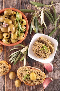 Yeşil Zeytin ve tapenade