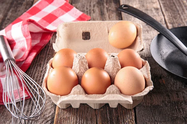 Frying pan and eggs — Stock Photo, Image