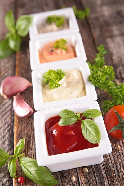 Assortimento di salsa alle erbe — Foto Stock