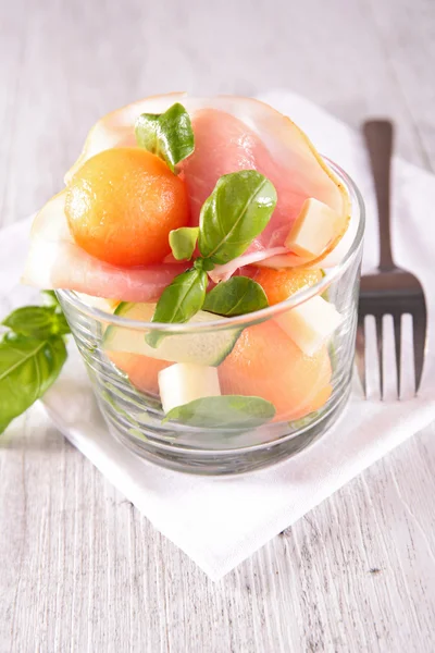 Salada de melão com presunto — Fotografia de Stock