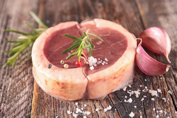Syrové maso steak — Stock fotografie
