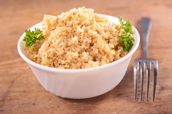 Skål med quinoa med persilja — Stockfoto