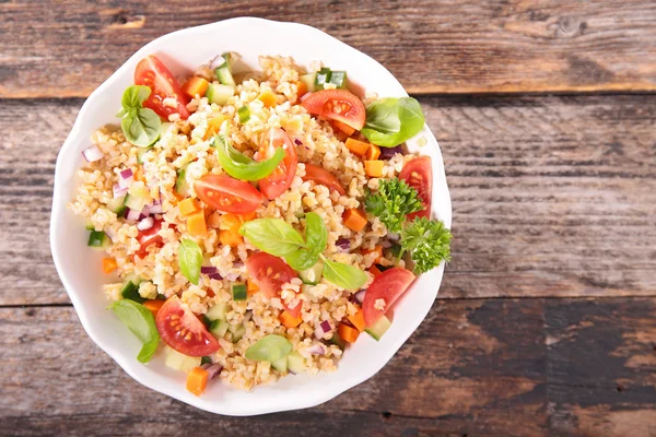 Ensalada de quinua con tomates —  Fotos de Stock