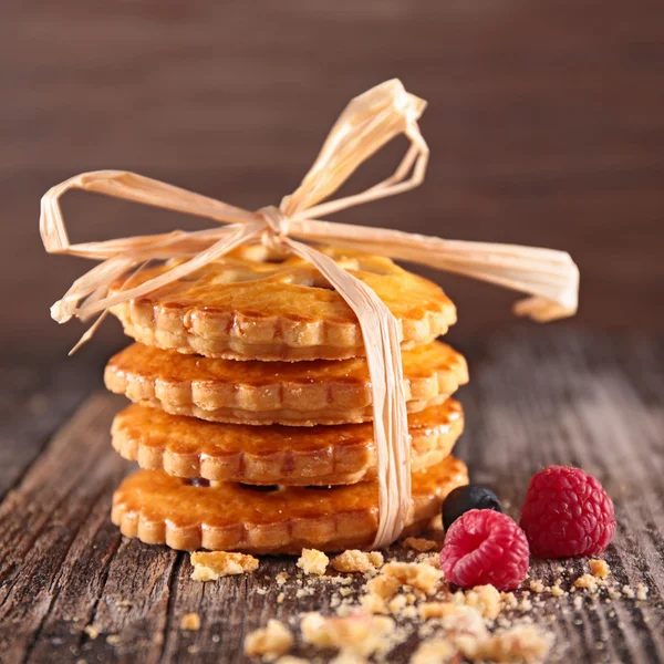 Frische Plätzchen mit Beeren — Stockfoto