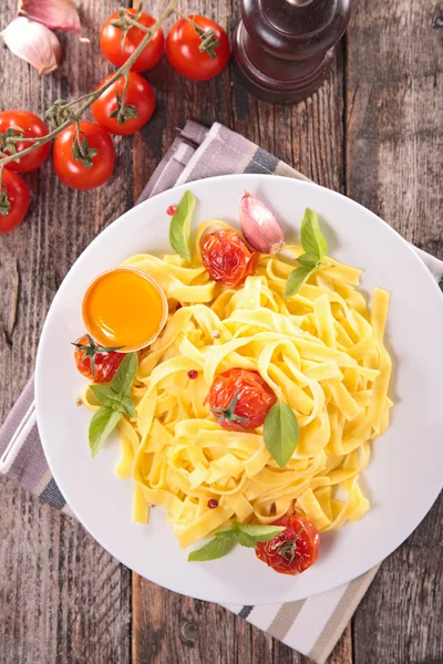 Tagliatelle paradicsomos tészta — Stock Fotó