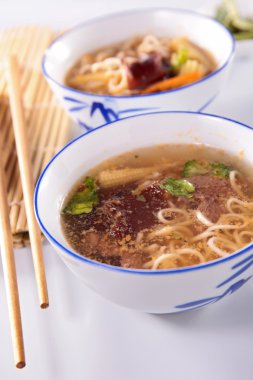 soya ve sebze ile Çin çorbası