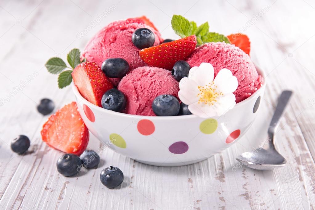 мороженое рожок клубника ягоды загрузить
