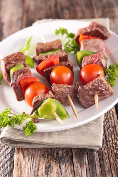 Gegrilde rundvlees met groenten — Stockfoto