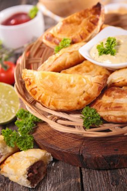 Empanadas masada sos ile