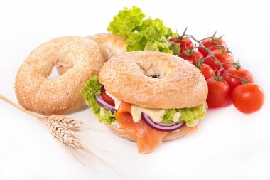 Füme somon, simit peynir