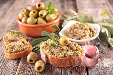 Yeşil Zeytin ve tapenade