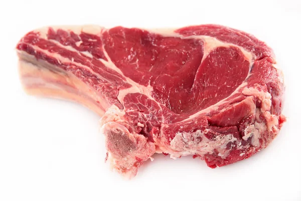 Steak de bœuf cru sur blanc — Photo