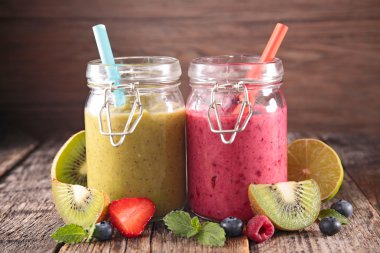 Taze meyve güler yüzlü