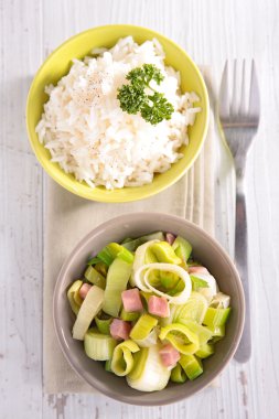 maydanoz ve taze sebze ile pirinç