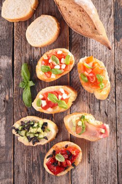 Muhtelif bruschetta yemek, meze