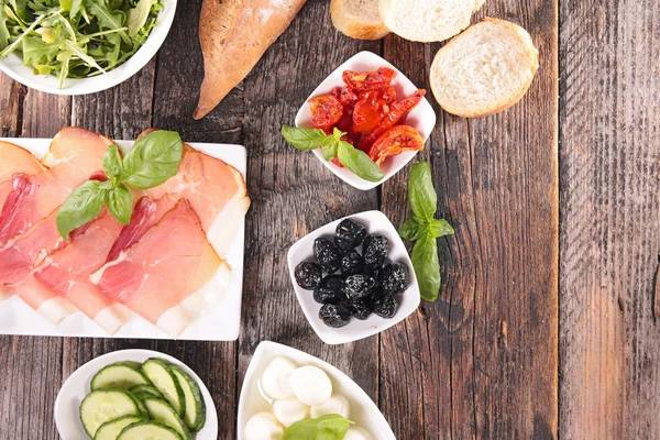 Verschiedene Bruschetta-Essen, Vorspeise — Stockfoto