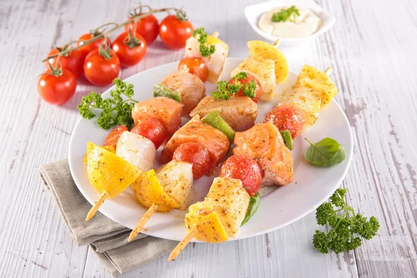 Barbecue vis met groenten — Stockfoto