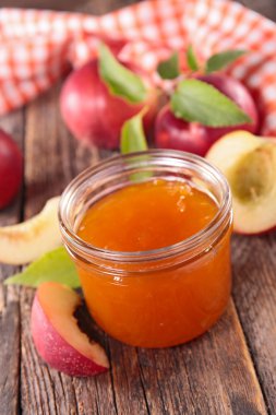 Şeftali reçel kavanoz ve ekmek