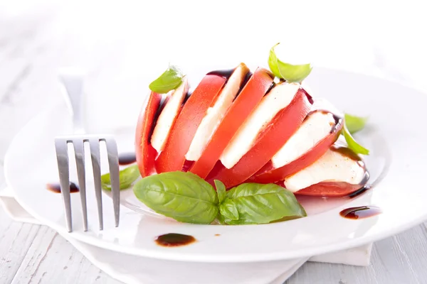 Tomato salad with mozzarella — Stock Photo, Image