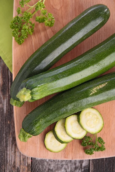 Zucchine fresche crude — Foto Stock