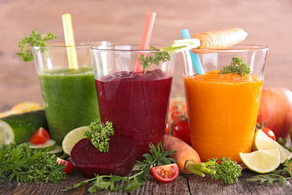 Vegetable juice in glasses — Stock Photo, Image