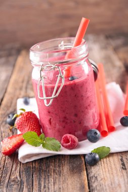 taze berry smoothie