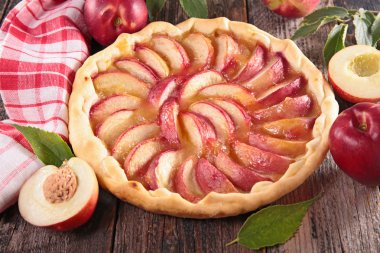 tatlı şeftali pasta