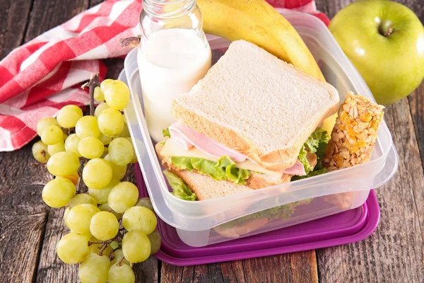 Školní oběd box s sendvič — Stock fotografie