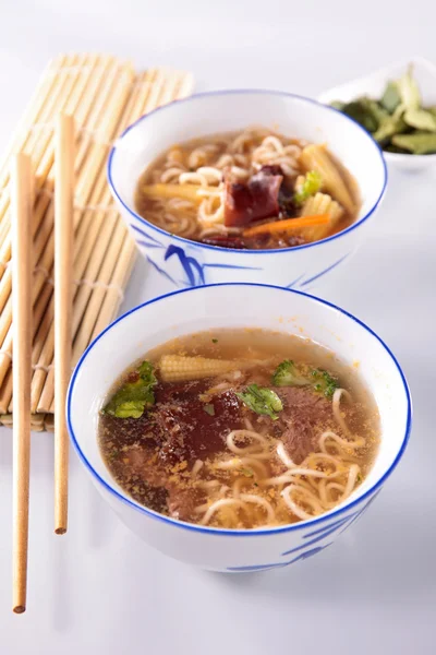 Chińska zupa z makaronem — Zdjęcie stockowe