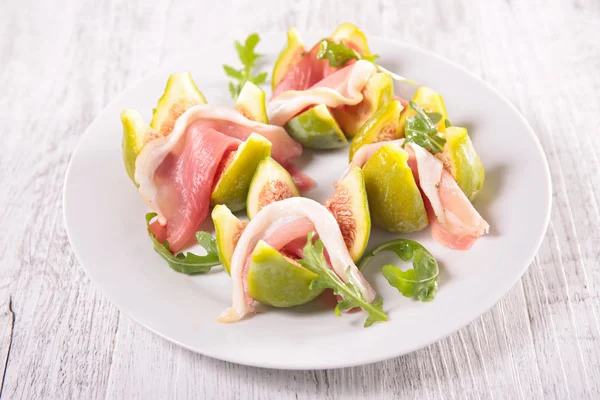 Fresh fig and prosciutto ham — Stock Photo, Image