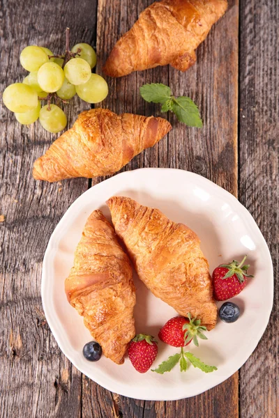 ay çöreği, üzüm, çilek